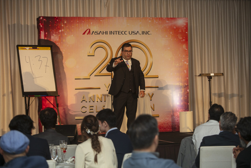 Corporate Stage Show - Adrian Saint